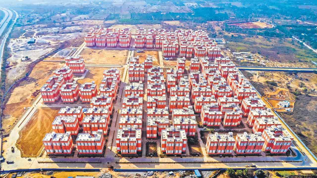 Kolluru |  కొల్లూరు కేసీఆర్‌ నగర్‌.. పేదవారికి సకల సౌకర్యాలతో కూడిన సరికొత్త నివాస ప్రాంతం