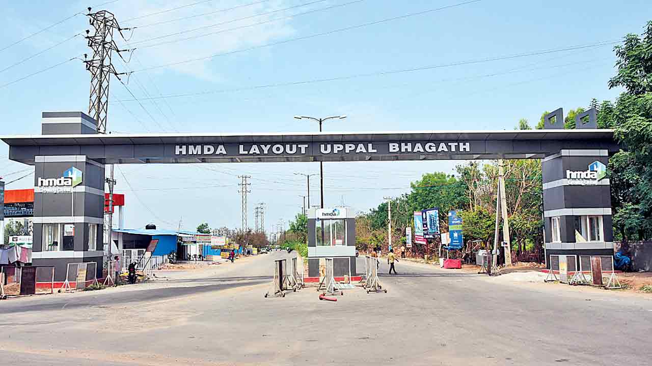 63 ప్లాట్లకు ఆన్‌లైన్‌ వేలం