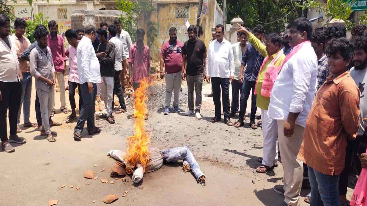 కోరం’.. నోరు అదుపులో పెట్టుకో..