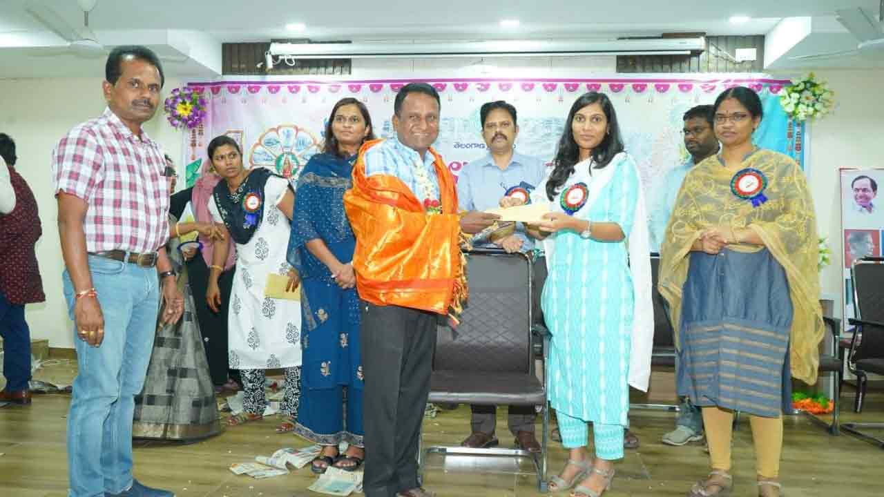 కవులు, కళాకారులకు సర్కారు ప్రోత్సాహం