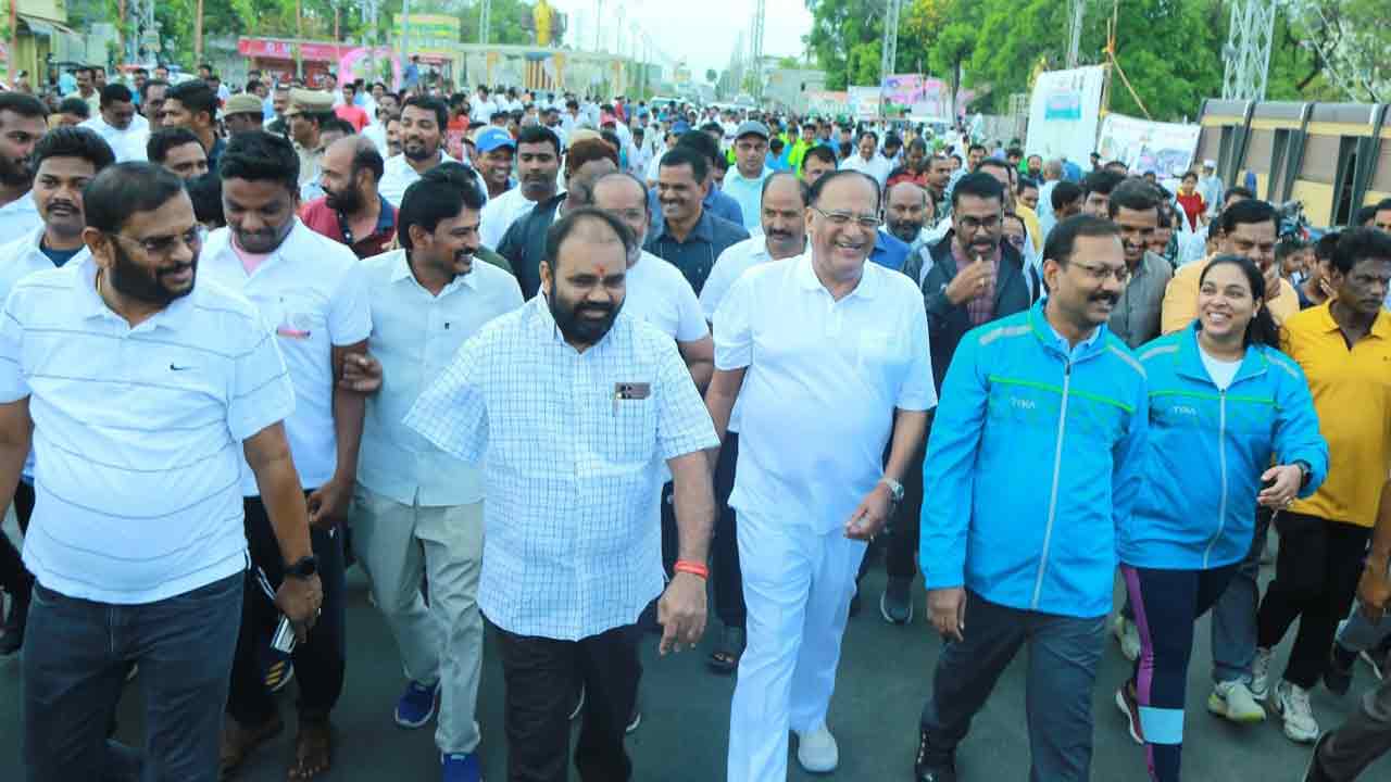 ఆరోగ్యంగా ఉంటేనే బంగారు తెలంగాణ సాధ్యం