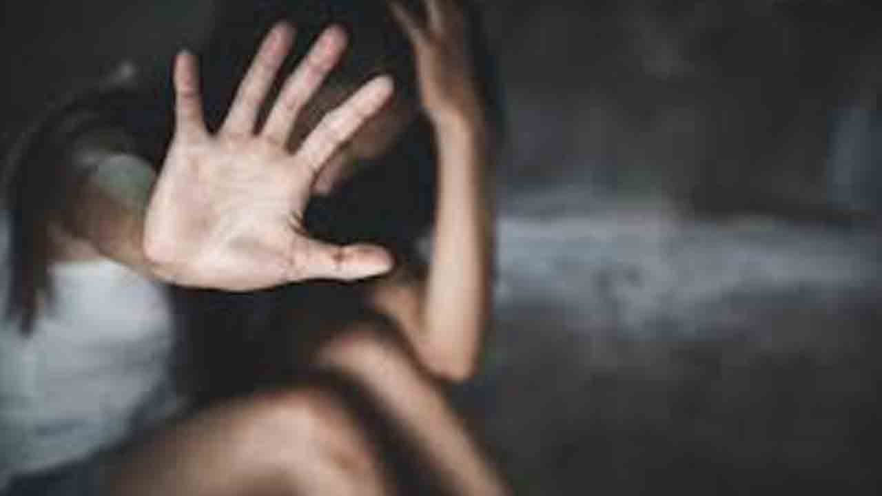 బాలికపై అత్యాచారయత్నం