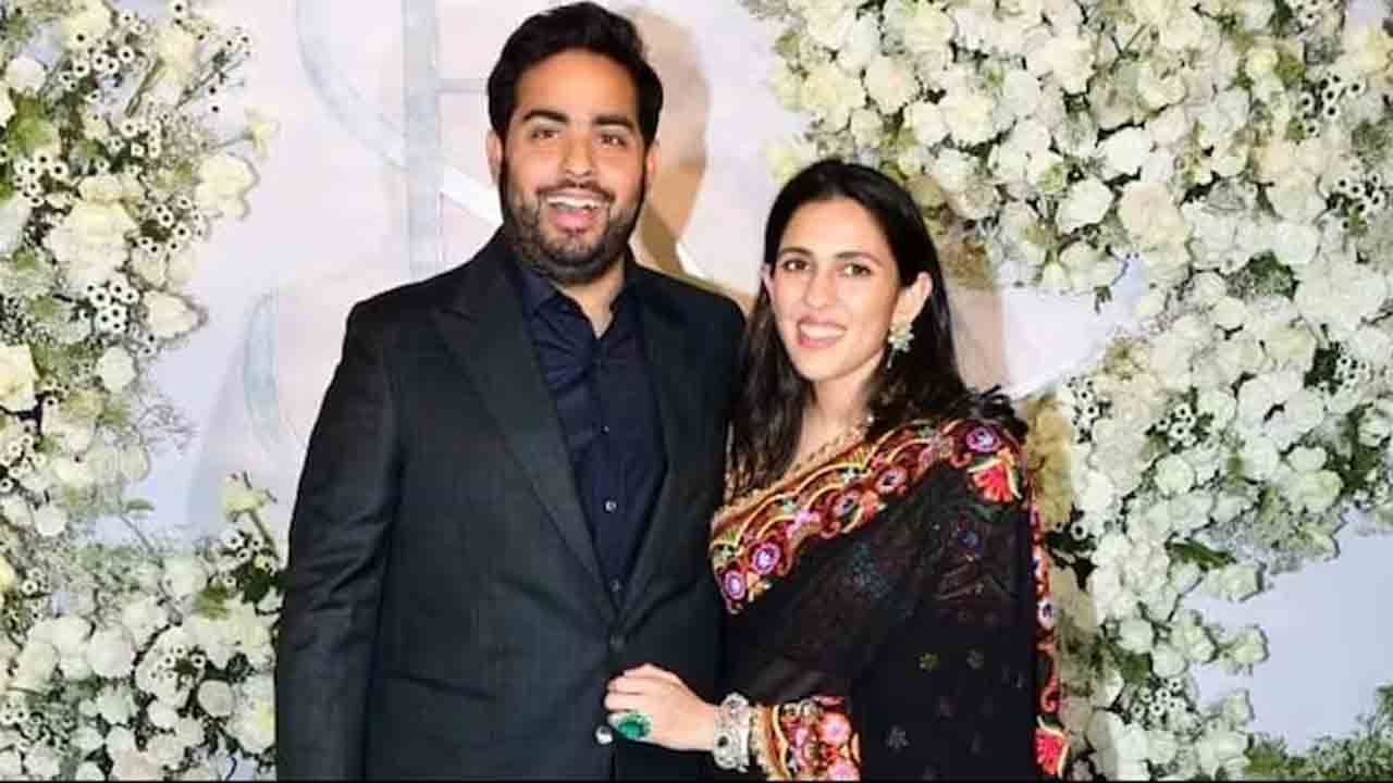 Mukesh Ambani | ముకేశ్‌ అంబానీ మనవరాలి పేరేంటో తెలుసా..?