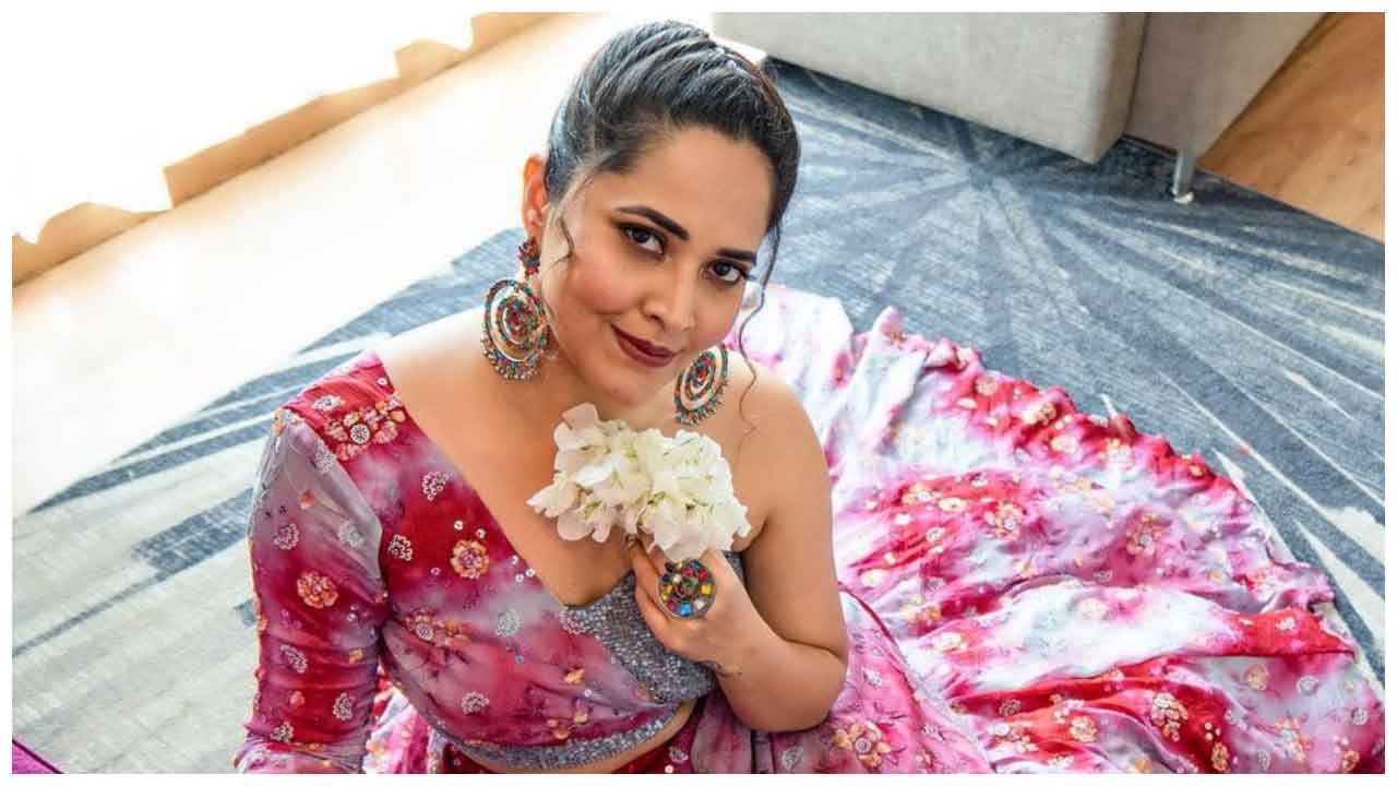 Anasuya Bharadwaj | మల్లె మొగ్గలా మంత్రముగ్ధులను చేస్తున్న అనసూయ భరద్వాజ్..