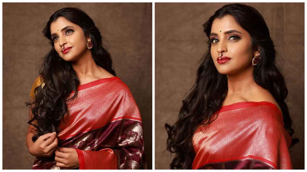 Anchor Syamala | చీర‌కట్టులో గాలం వేస్తున్న‌ యాంక‌ర్ శ్యామ‌ల..