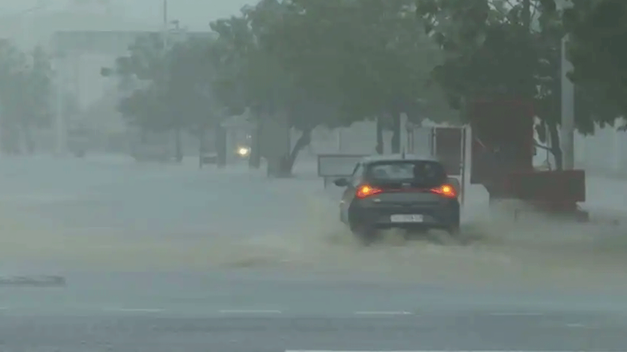 Cyclone Biparjoy |  విషాదం..  మేకల్ని రక్షించేందుకు వెళ్లి తండ్రి, కుమారుడు మృతి