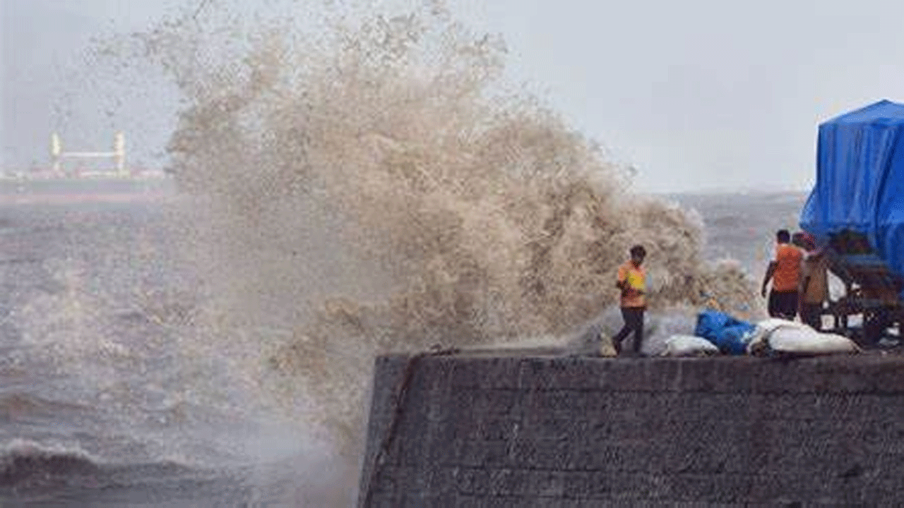 Cyclone Biparjoy | దూసుకొస్తున్న బిపర్‌జాయ్‌.. గుజరాత్ తీరాలకు రెడ్ అలర్ట్.. 8 రాష్ట్రాలకు రెయిన్ వార్నింగ్