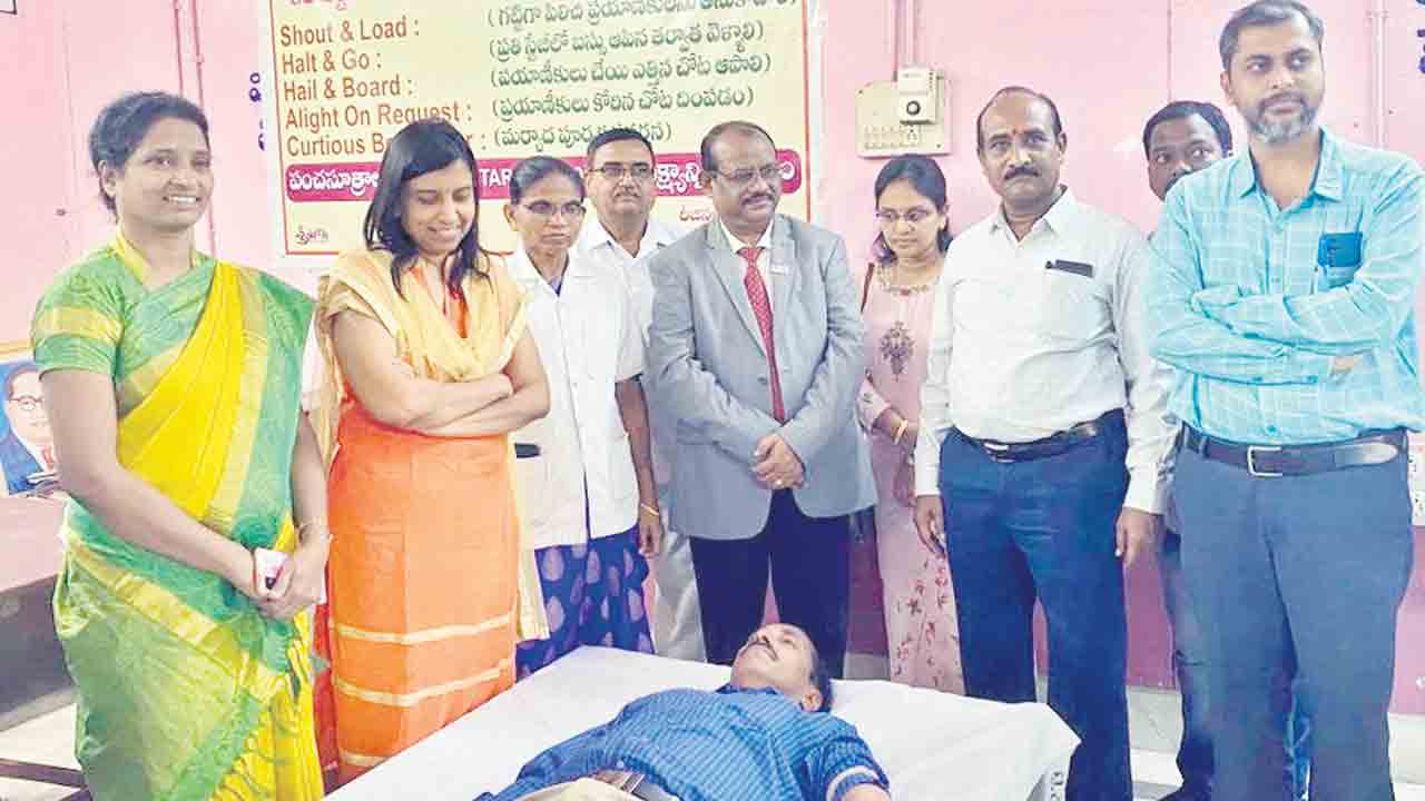 ఆర్టీసీ ఆధ్వర్యంలో రక్తదాన శిబిరాలు