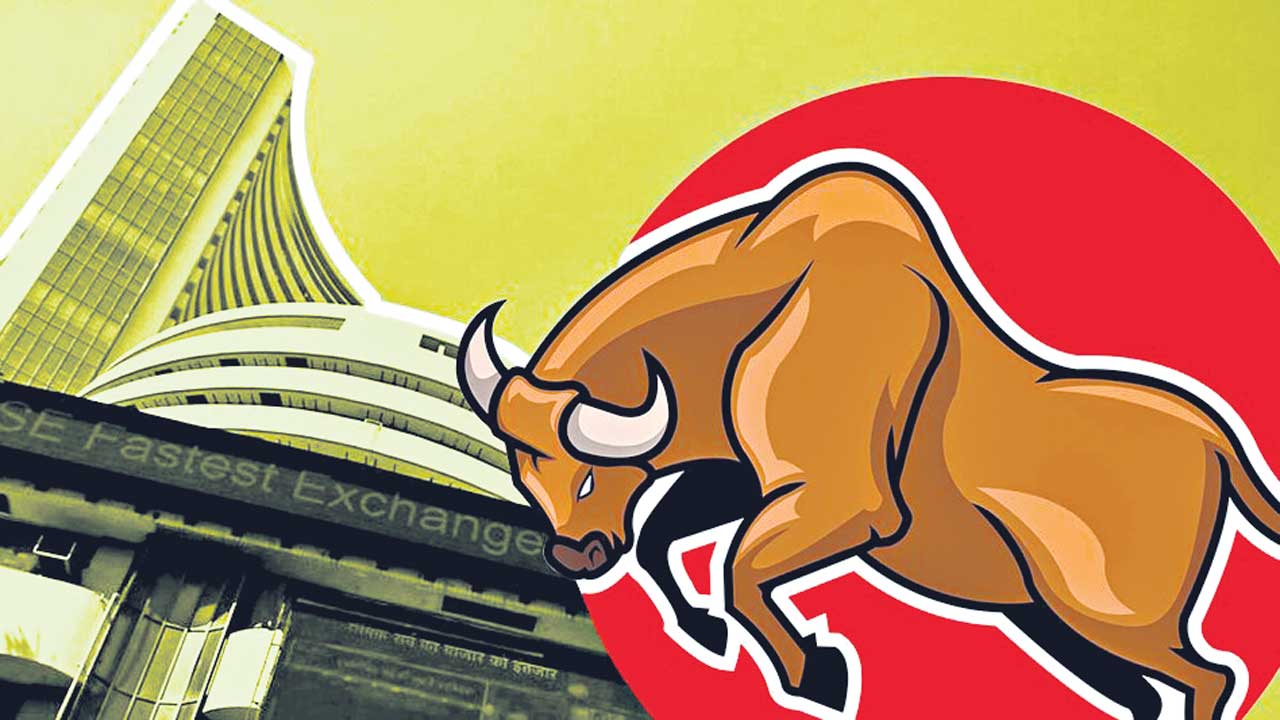 రికార్డుల హోరు..!