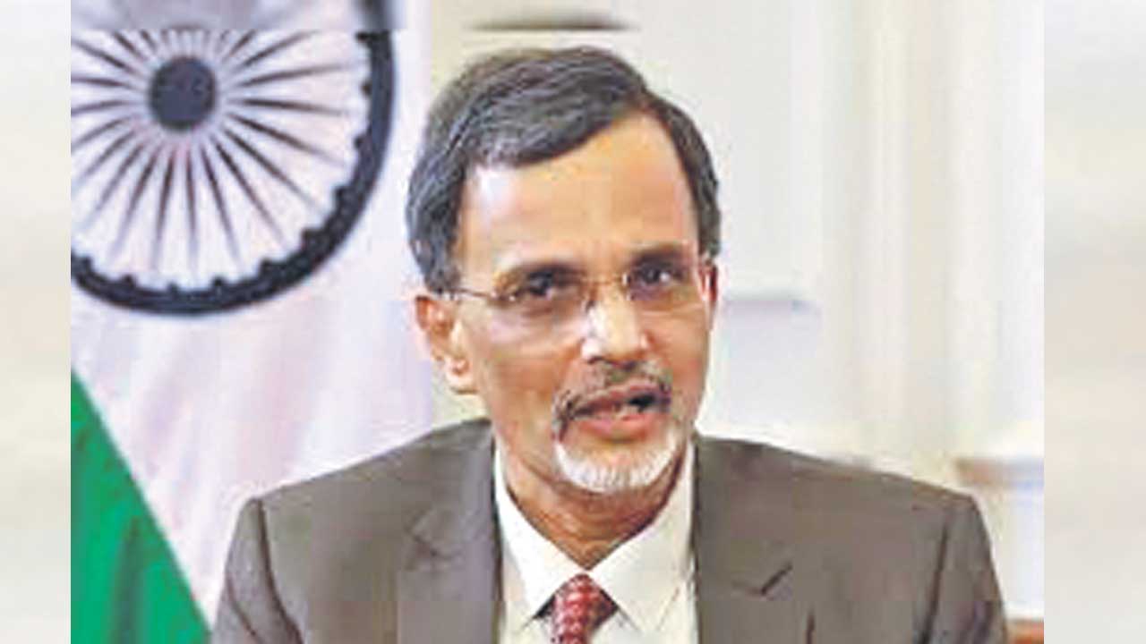 వృద్ధిపై ఆర్బీఐ, ఆర్థిక శాఖ ఒకేలా..