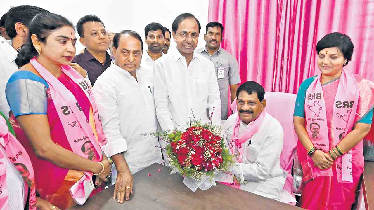 సమిష్టి కృషితోనే అద్భుత విజయాలు