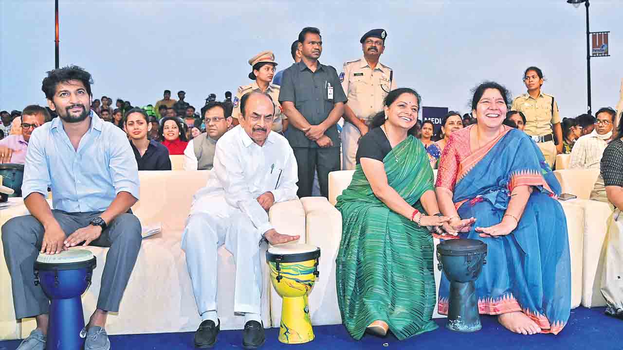 Nani |  మన మహిళలు సేఫ్‌గా ఉన్నారంటే కారణం సీఎం కేసీఆర్‌: హీరో నాని