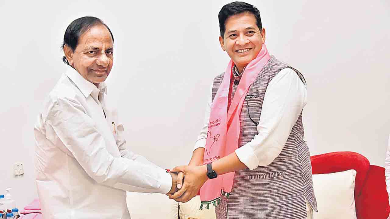 బీఆర్‌ఎస్‌లోకి వ్యాపమ్‌ హీరో