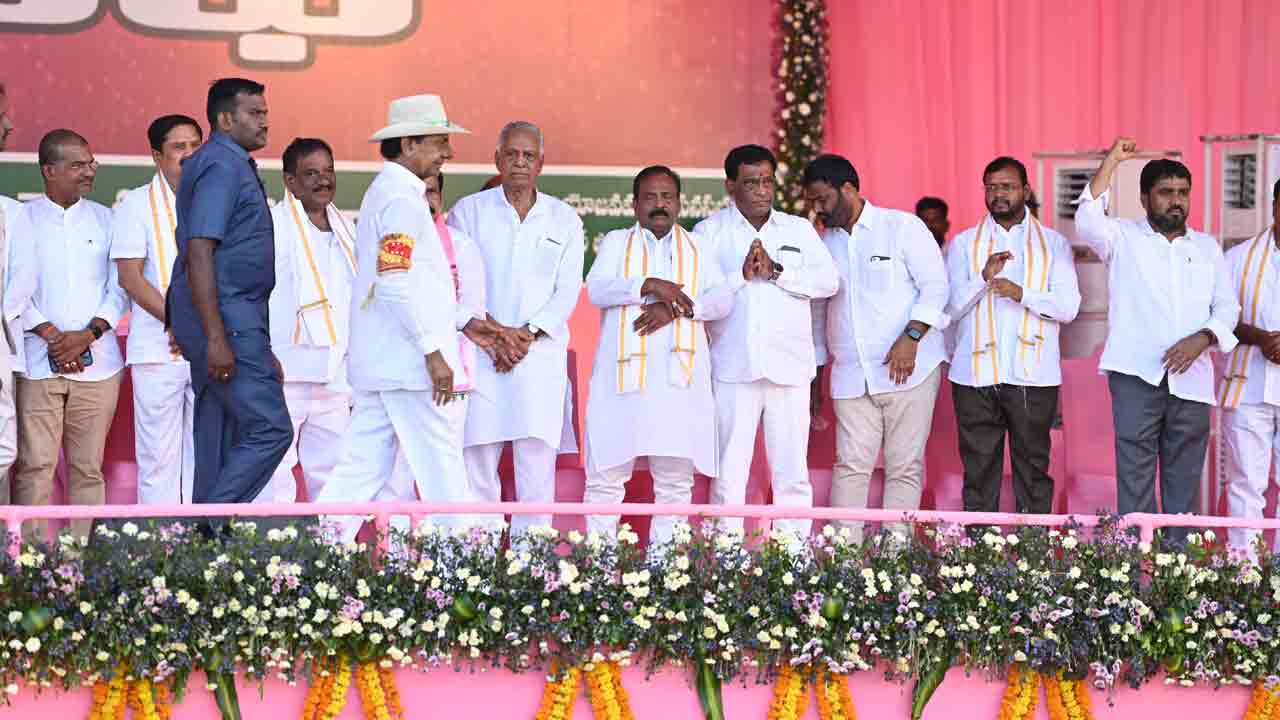 బీఆర్‌ఎస్‌ను వీడటం లేదు