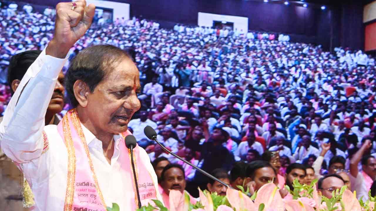 CM KCR |  చట్టసభల్లో మహిళలకు 33% రిజర్వేషన్లు.. అధికారంలోకి వచ్చిన ఏడాదిలోపే అమలు: సీఎం కేసీఆర్‌