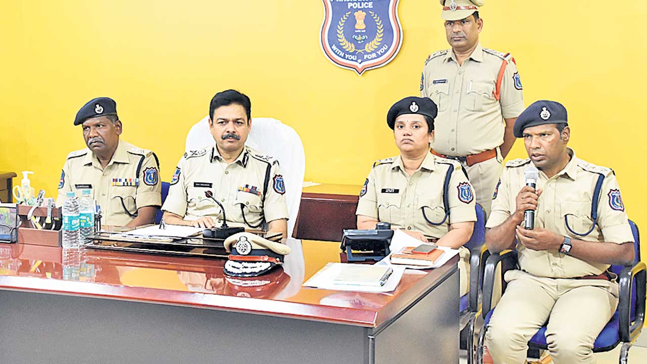 విడిపోలేక.. కలిసి ఉండలేక ప్రాణాలు వదిలేశారు