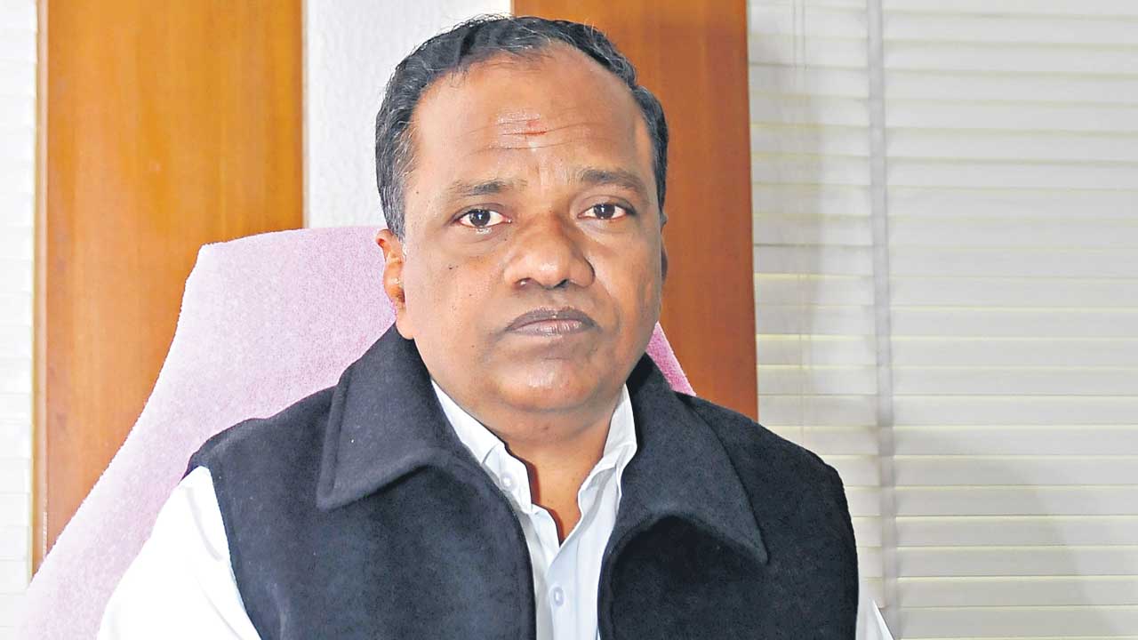 కేసీఆర్‌ కోసం ఎదురుచూస్తున్న దేశం