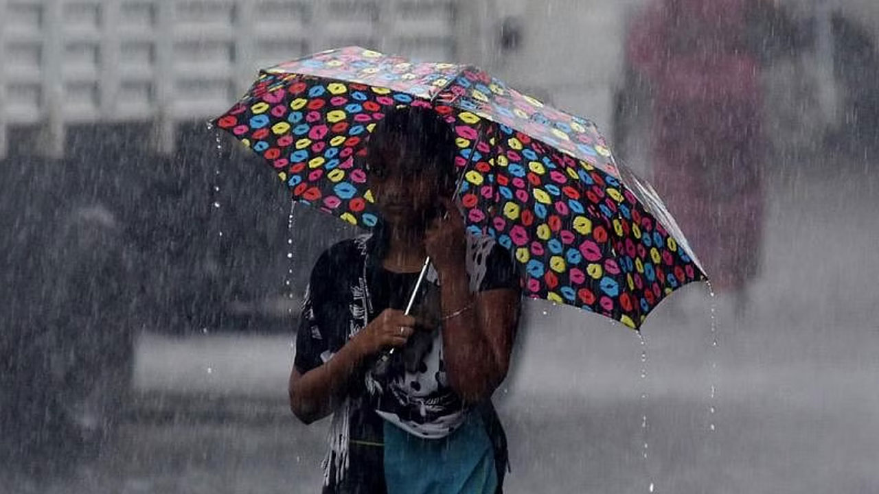 Chennai | చెన్నైని ముంచెత్తిన వాన.. విమాన రాకపోకలు అంతరాయం.. స్కూళ్లకుసెలవు ప్రకటించిన ప్రభుత్వం