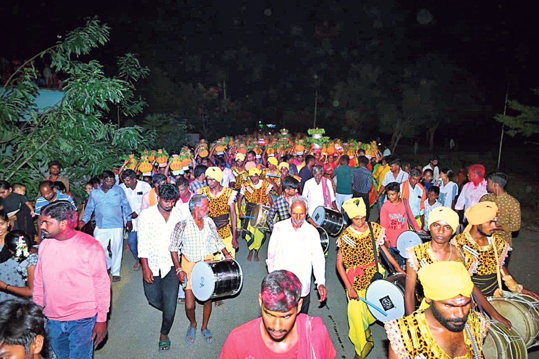 Cheruvula Pandaga At All Telangana Villages In The Part Of Telangana Decade Celebrations (3)