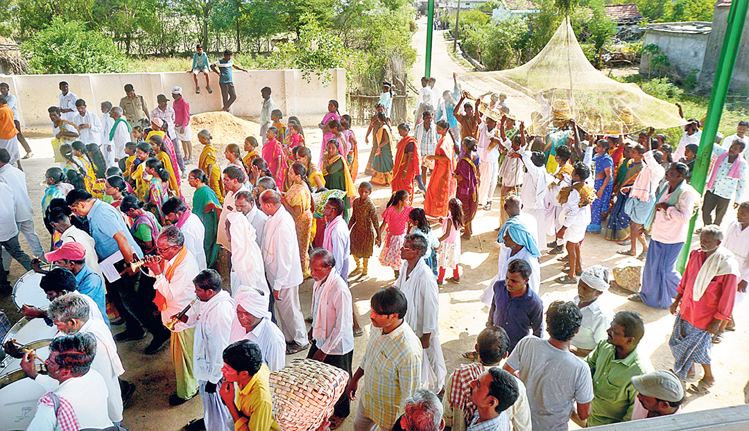 Cheruvula Pandaga At All Telangana Villages In The Part Of Telangana Decade Celebrations (21)