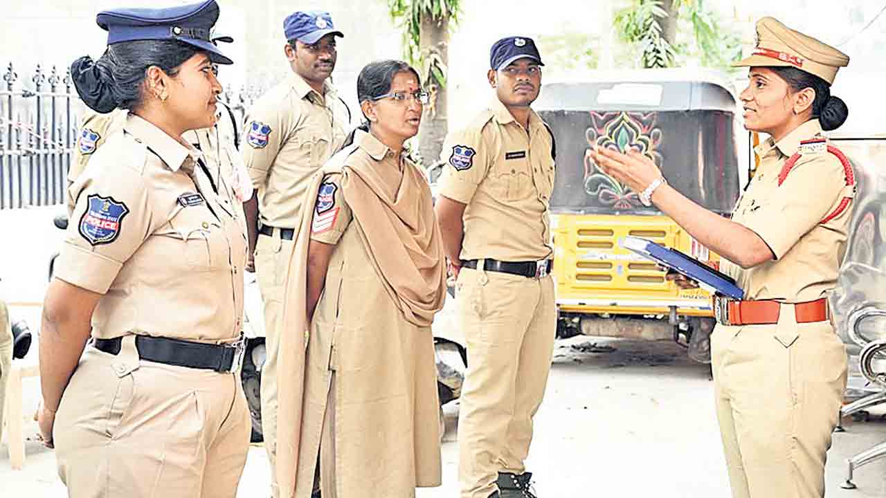 మహిళోద్ధారకుడు