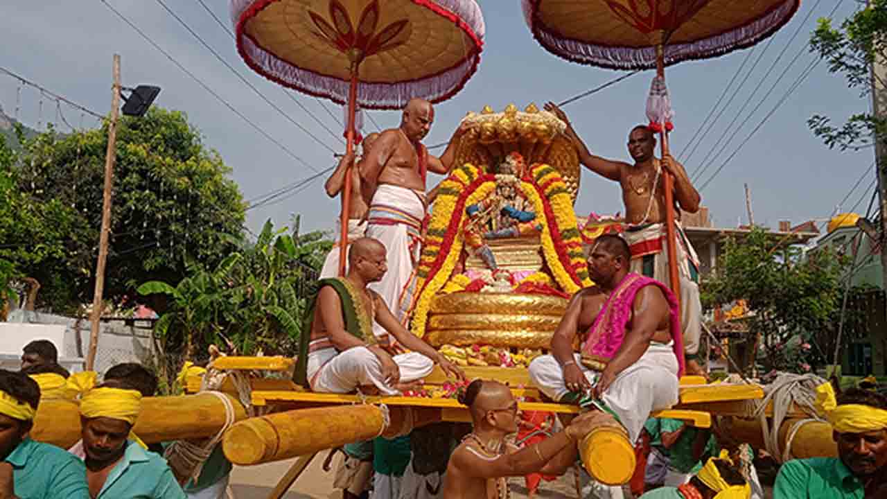 Brahamotsavam | అప్పలాయగుంటలో వైభవంగా కొనసాగుతున్న బ్రహ్మోత్సవాలు