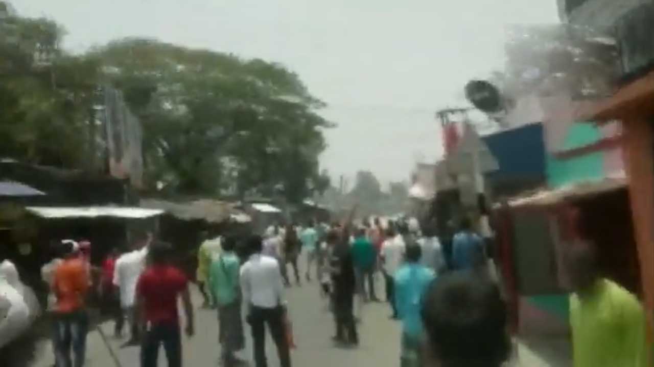 West Bengal panchayat elections | బెంగాల్‌ పంచాయతీ ఎన్నికలు.. పలు ప్రాంతాల్లో ఘర్షణలు.. వీడియో