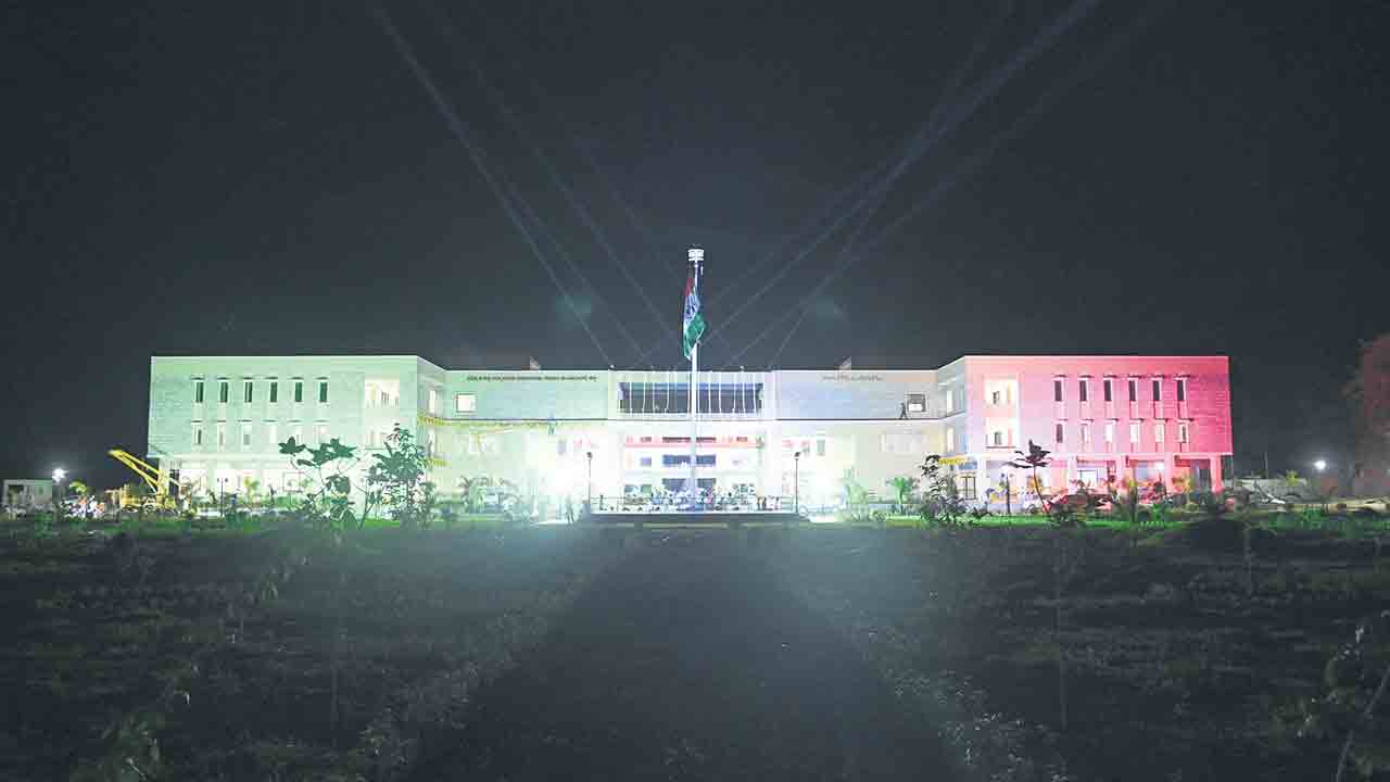 ఆదివాసీ జిల్లాకు అభివృద్ధి ప్రదాత