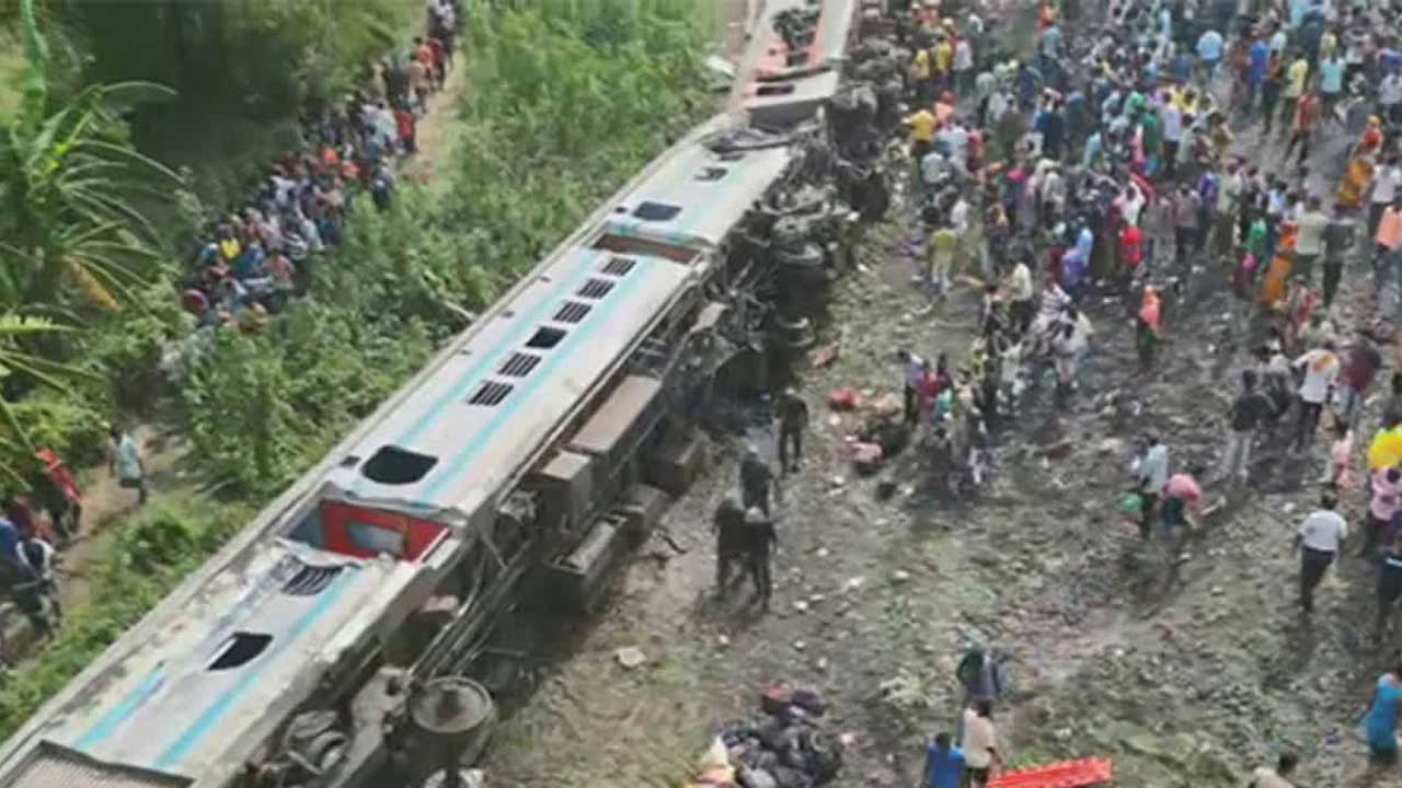 Odisha Train Accident | అర్ధరాత్రి రక్తదానం.. పరిమళించిన మానవత్వం