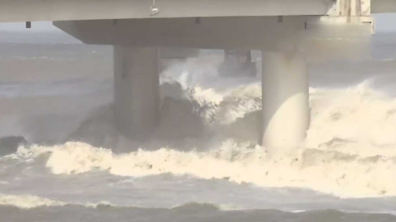 Cyclone Biparjoy | తీవ్ర తుఫానుగా బిపర్‌జోయ్‌.. అల్లకల్లోలంగా అరేబియా సముద్రం.. ముంబై తీరంలో ఎగిసిపడుతున్న అలలు.. వీడియోలు