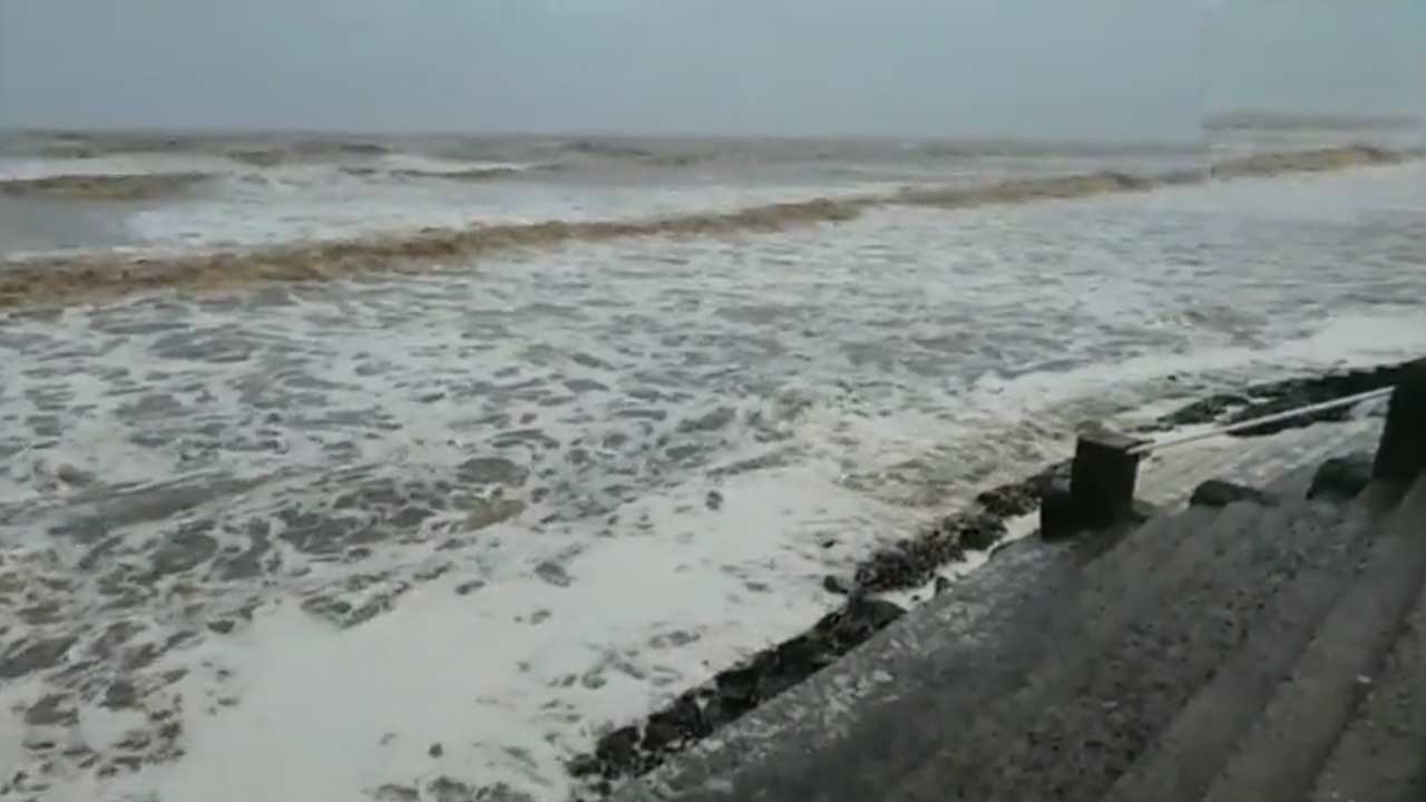 Cyclone Biparjoy | మరింత తీవ్రంగా బిపర్‌జోయ్‌ తుఫాను.. అల్లకల్లోలంగా అరేబియా సముద్రం.. వీడియో