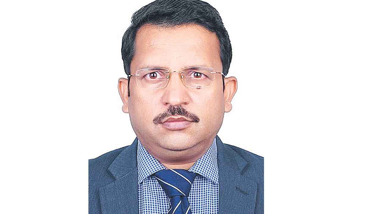 స్పెషల్‌ డ్రైవ్‌లో 686 దరఖాస్తుల పరిశీలన