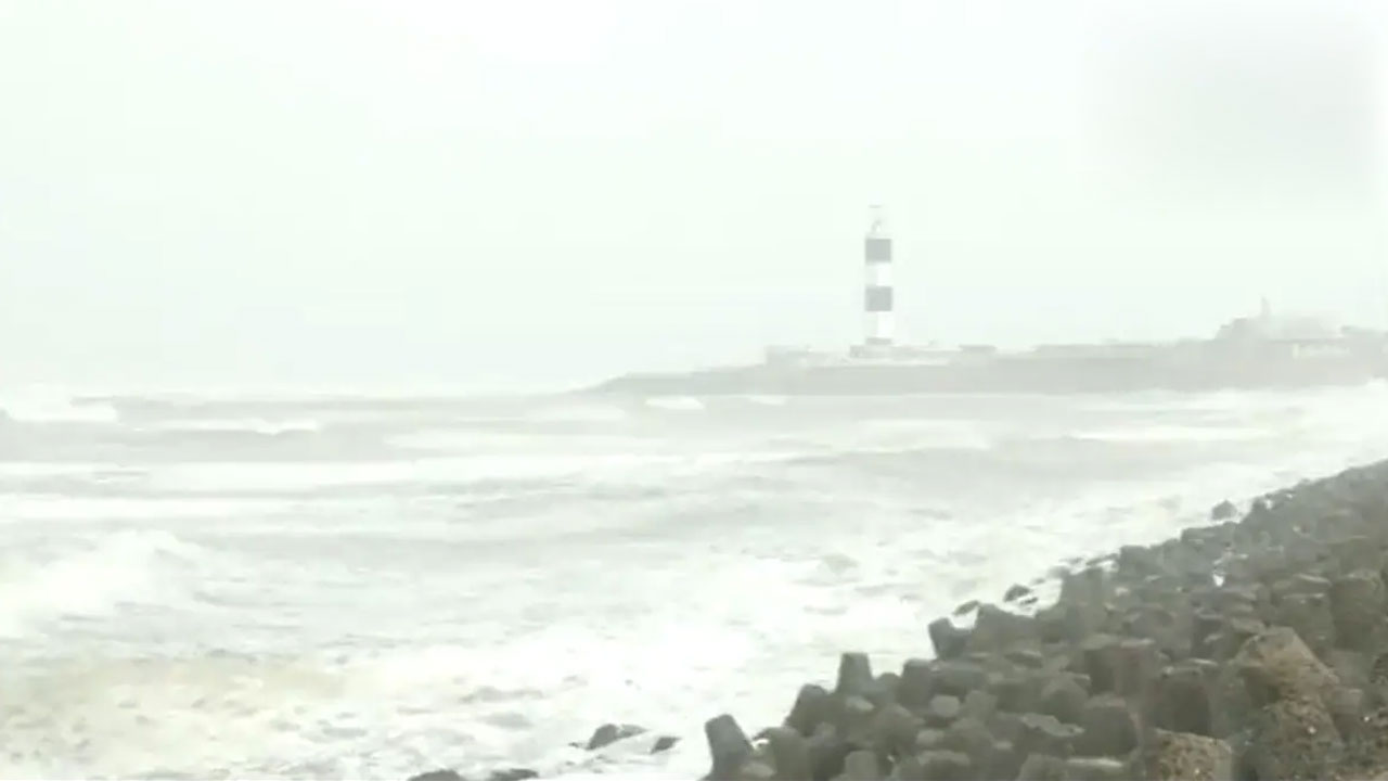 Cyclone Biparjoy | సాయంత్రం తీరాన్ని తాకనున్న బిపర్‌జాయ్‌ తుఫాను.. దేవభూమి ద్వారకలో ఆలయం మూసివేత