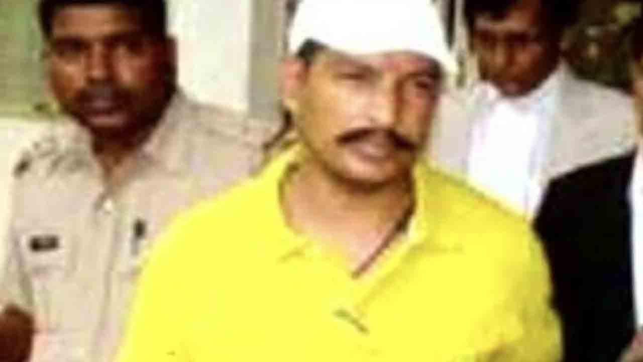 Gangster Sanjeev Jeeva | లక్నో కోర్టులో కాల్పుల కలకలం.. గ్యాంగ్‌స్టర్‌ను కాల్చి చంపిన ప్రత్యర్థులు
