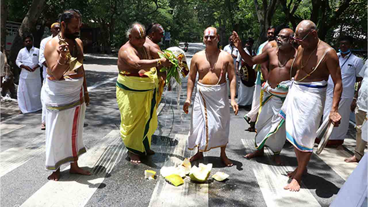 Tirumala | తిరుమల ఘాట్‌రోడ్డులో ప్రమాదాల నివారణకు మహాశాంతి హోమం నిర్వహణ