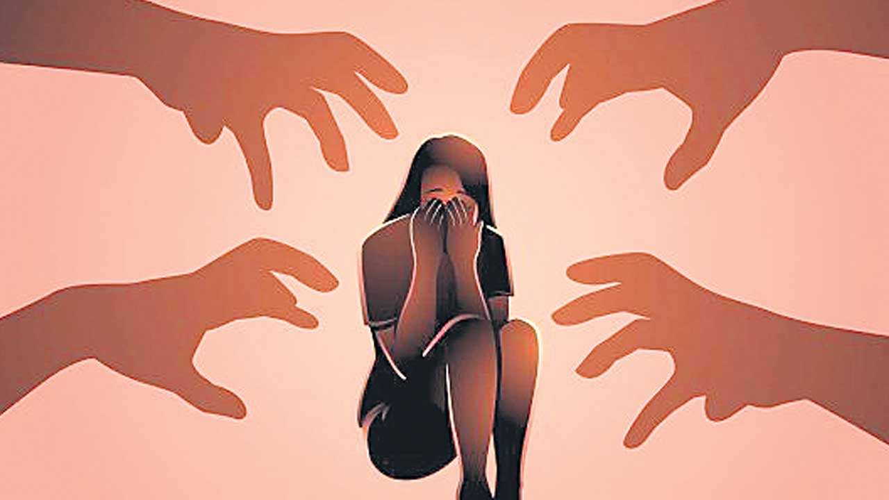 దళిత యువతిపై లైంగిక దాడి..హత్య