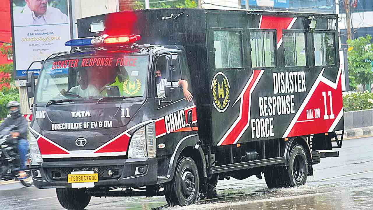 DRF |  మాన్‌సూన్‌ యాక్షన్‌ ప్లాన్‌ సిద్ధం.. ఏ విపత్తునైనా ఎదుర్కొంటాం: ఈవీడీఎం డైరెక్టర్‌ ప్రకాశ్‌రెడ్డి