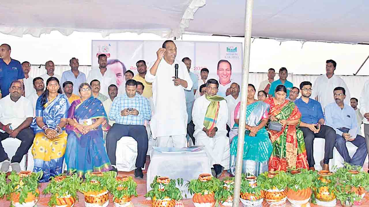 మండుటెండల్లోనూ.. నీటి సవ్వడులు