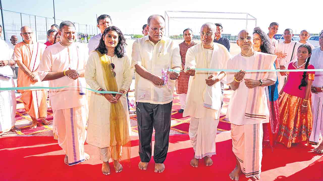 శంషాబాద్‌లో బేసిల్‌వుడ్స్‌