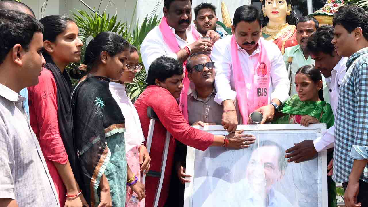 దివ్యాంగుల వెలుగు దివ్వె కేసీఆర్‌