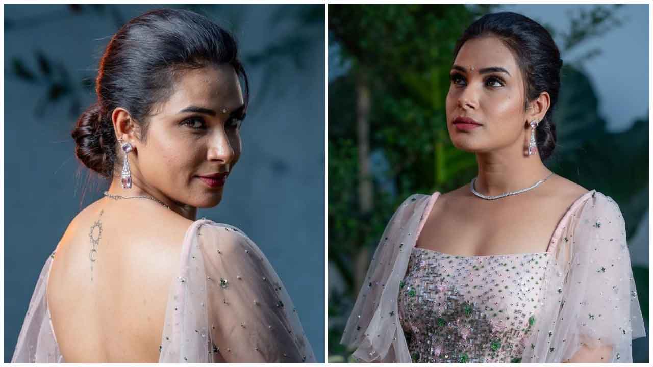 Hari Teja | గులాబీ కలర్ డ్రెస్‌లో అలరిస్తున్న హరితేజ..