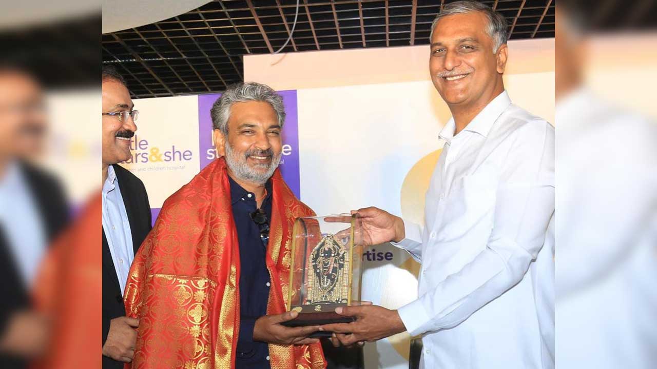 SS Rajamouli | దర్శకుడు ఎస్‌ఎస్‌ రాజమౌళిని సత్కరించిన మంత్రి హరీశ్‌రావు