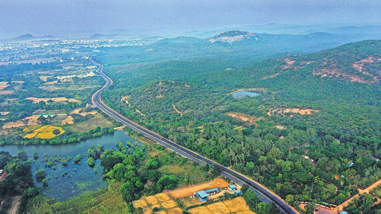 Telangana |  హరితహారంతో పరిఢవిల్లిన పచ్చదనం.. పర్యావరణ పరిరక్షణలో తెలంగాణ టాప్‌