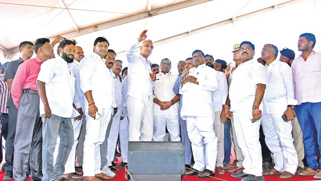 కేసీఆర్‌ పర్యటన ఏర్పాట్లను పరిశీలించిన హరీశ్‌రావు