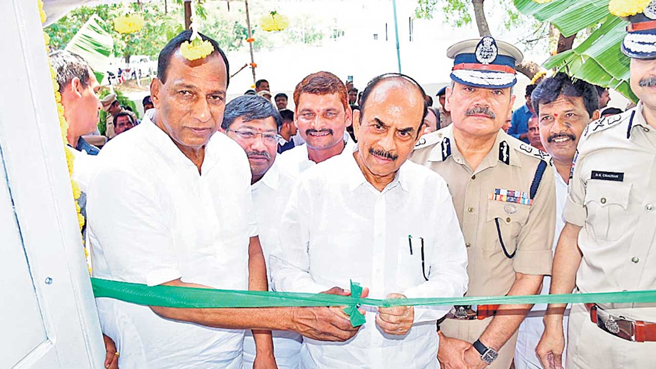 నేరాల ఛేదనలో దేశంలోనే తెలంగాణ పోలీసులు నంబర్‌వన్‌