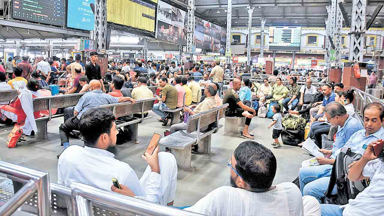 కుట్ర కోణం!