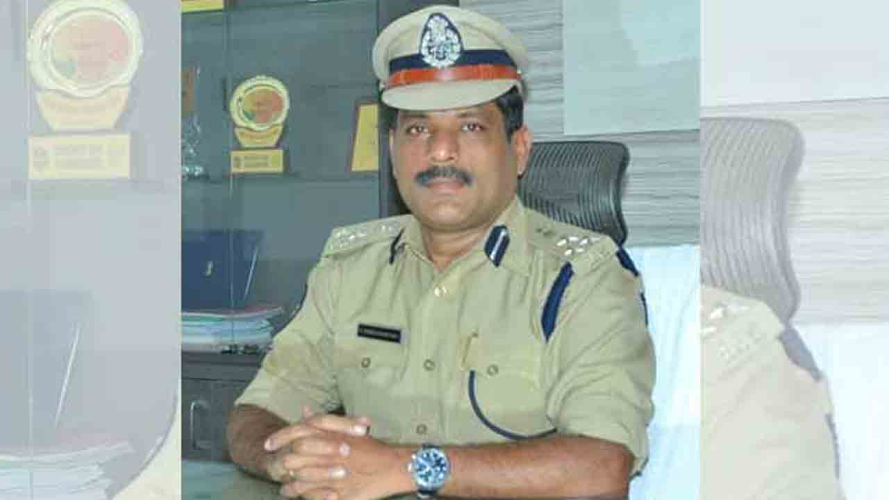 49 మంది పోలీస్‌ ఇన్‌స్పెక్టర్ల బదిలీ