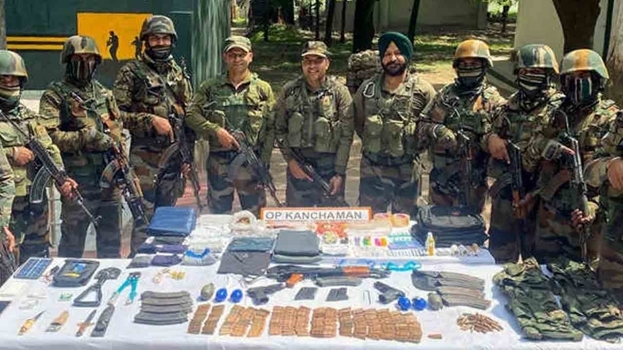 ఆర్మీ సెర్చ్‌లో ఆయుధాలు సీజ్‌