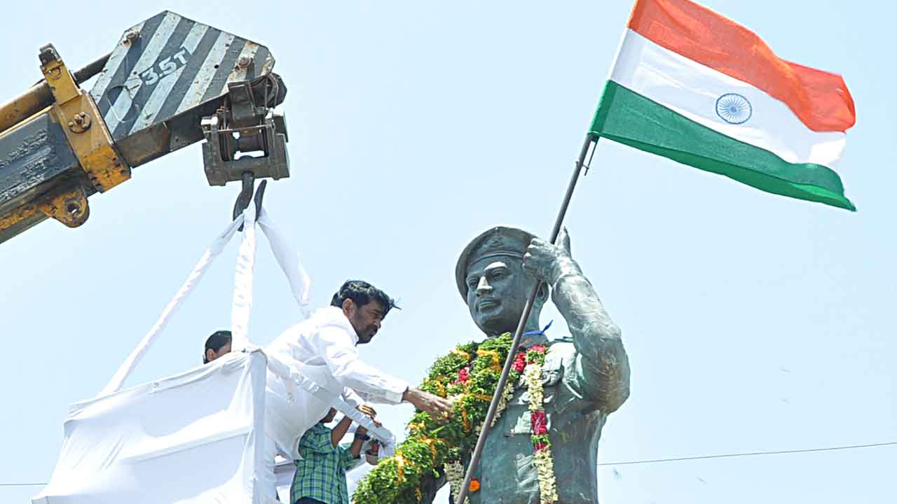 సంతోష్‌ బాబు త్యాగం చిరస్మరణీయం