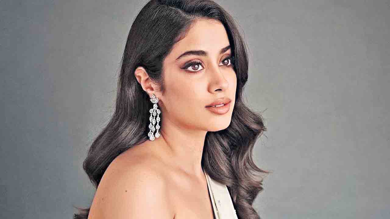 గూఢచారి పాత్రలో